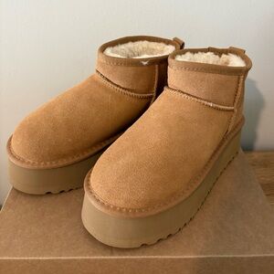 UGG mini platform